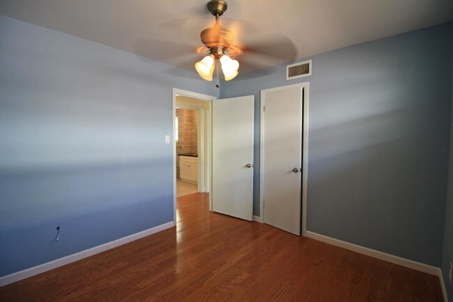 Building Photo - 6825 Neff St