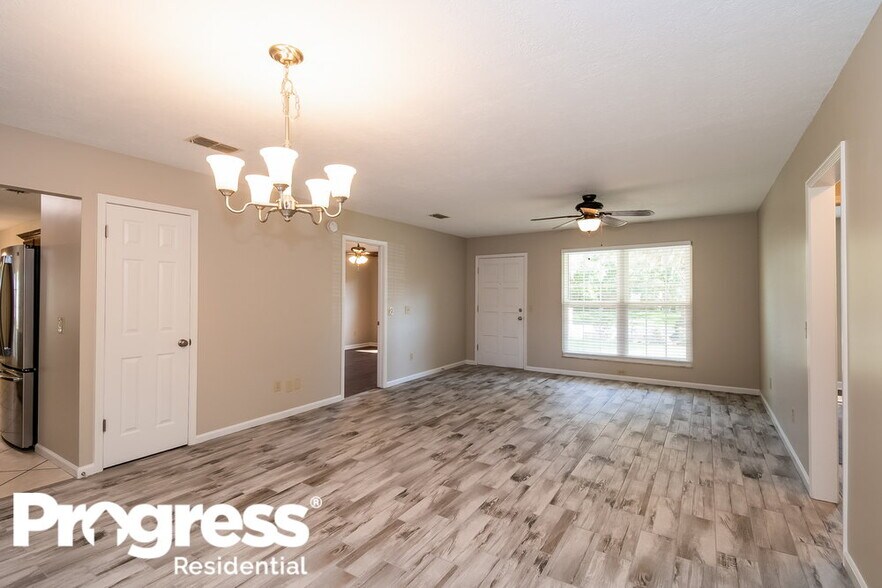 Building Photo - 2383 Dundee Ct E