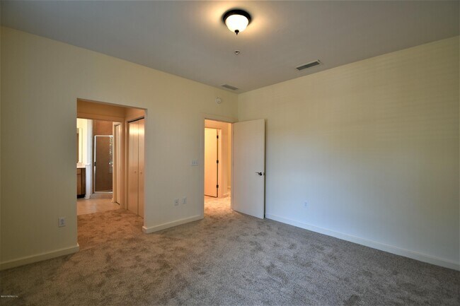 Building Photo - 1661 Riverside Ave