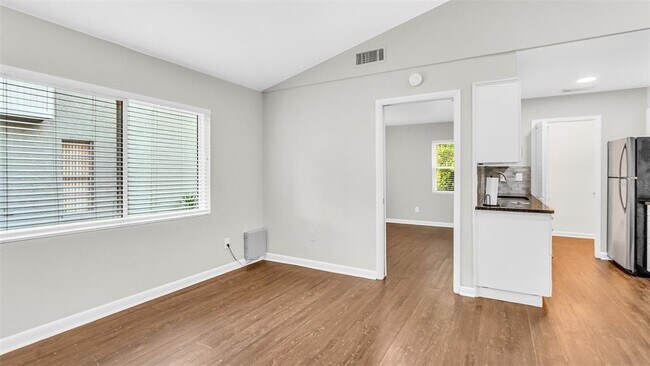 Building Photo - 7613 Amherst St