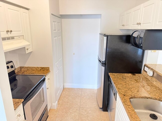Building Photo - 1407 Tuscany Way
