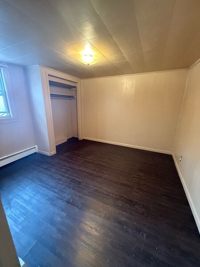 Building Photo - 2 bedroom possibly 3 with oversized Garage/Work Shop in Newville