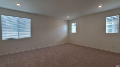 Building Photo - 2402 Indigo Dr