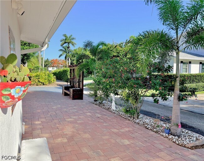 Building Photo - 2702 McGregor Blvd