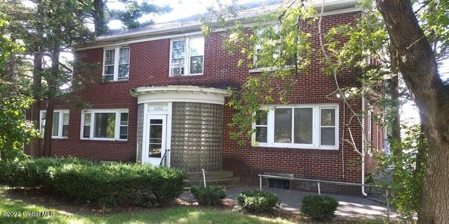 Primary Photo - 3290 Balltown Rd