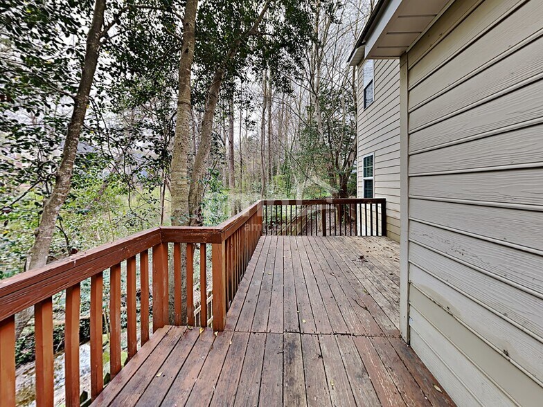 Building Photo - 4400 Oakshyre Way