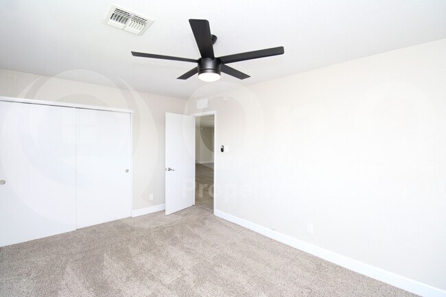 Building Photo - 1338 E Redfield Rd