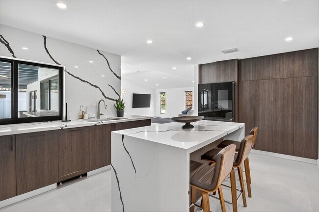 Building Photo - 20833 Sonrisa Way