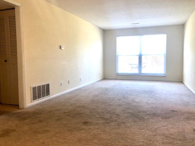 Building Photo - 1913 W 1st St