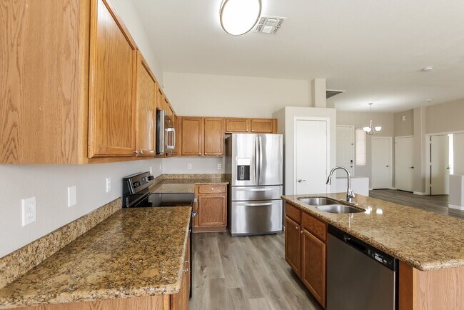 Building Photo - 13719 W Tara Ln