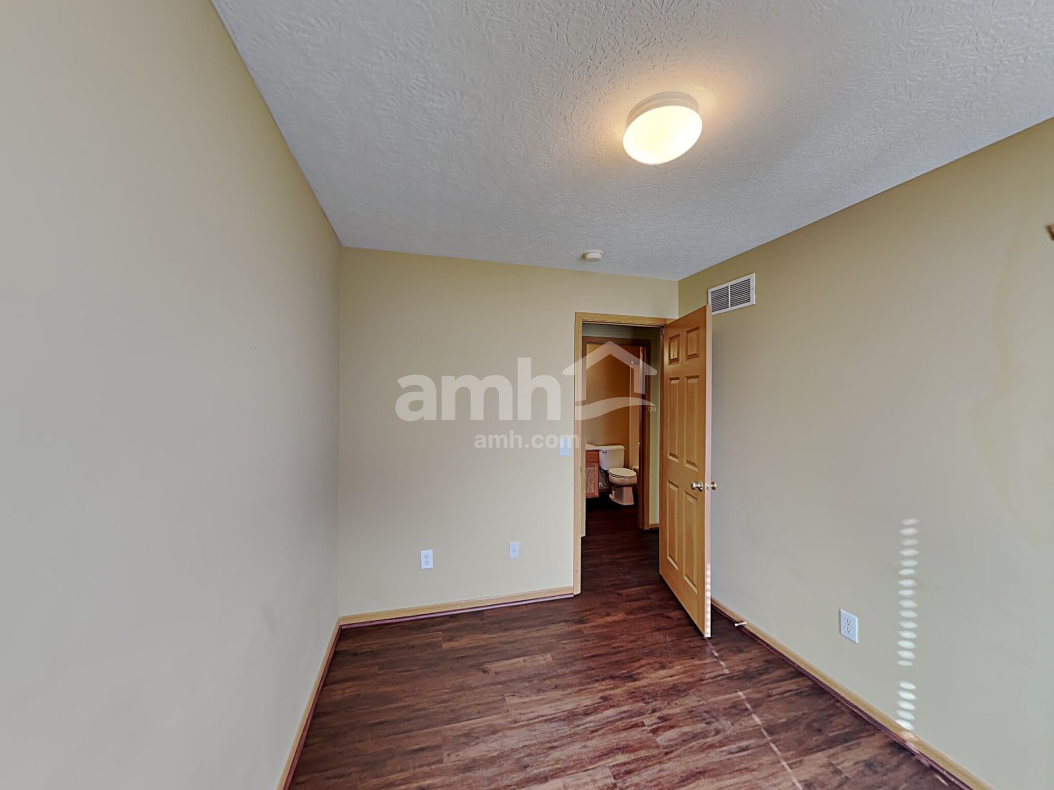 Building Photo - 818 Bent Oak Dr