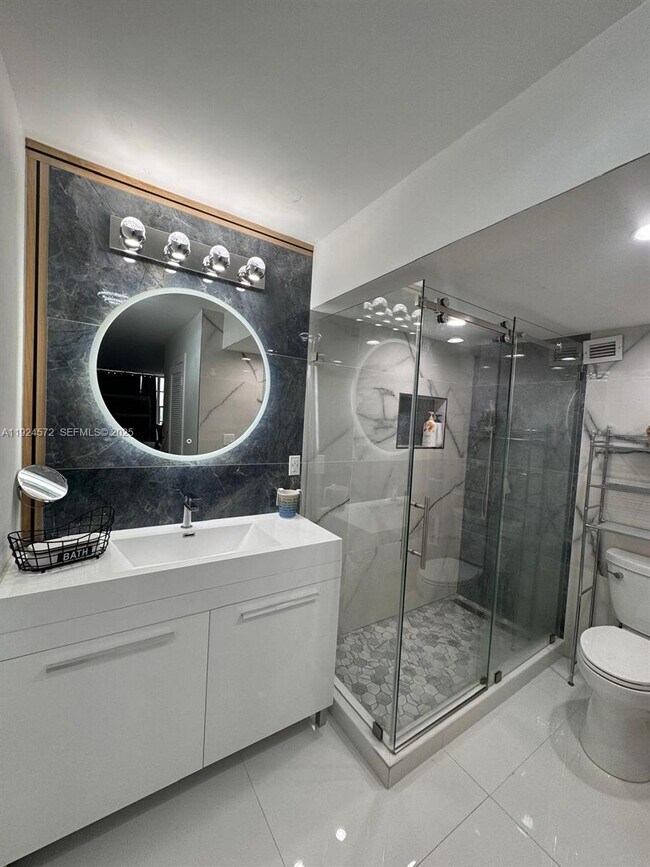 Building Photo - 3800 S Ocean Dr