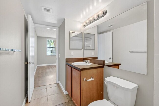 Building Photo - TWO BEDROOM TWO BATHROOM!! WATERFRONT COMMUNITY!!