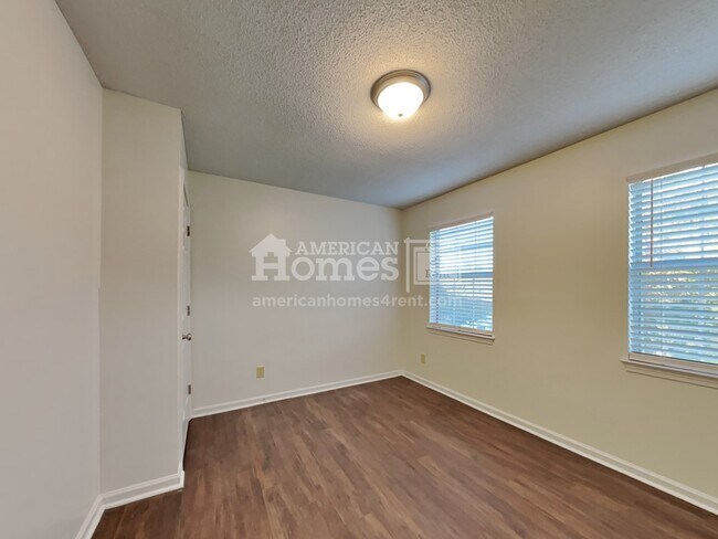 Building Photo - 149 Rose Street