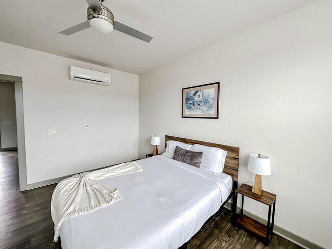 Building Photo - 111 E 4th St