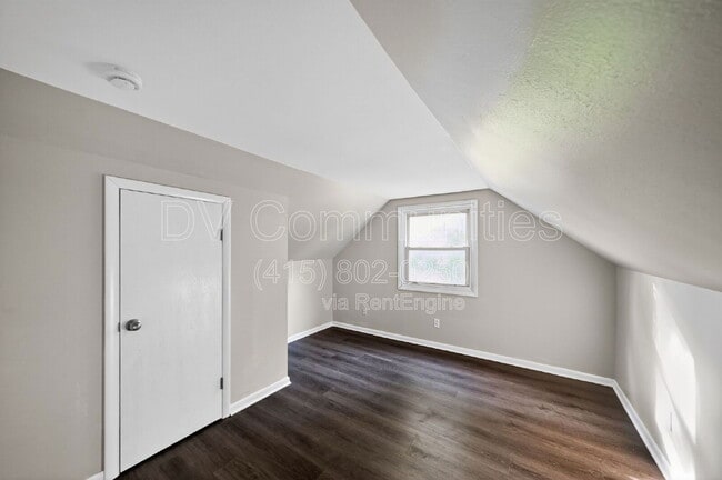 Building Photo - 126 Erie St