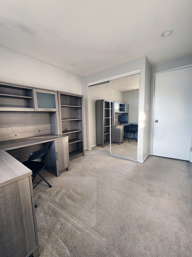 Building Photo - 5740 Yellowrose Ct