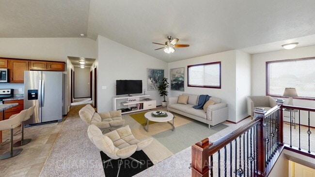 Building Photo - 3 BEDROOM, 2 BATH TOWN HOME, INDIVIDUAL EN...