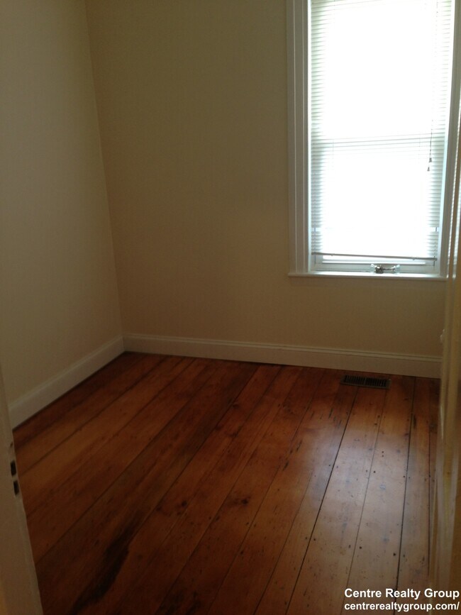 Building Photo - 21 Imbaro Rd