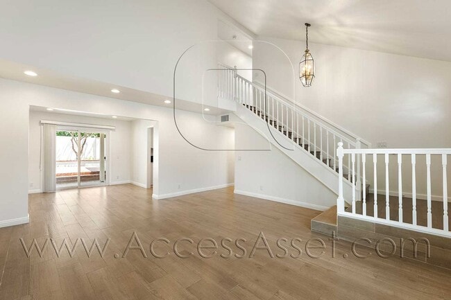 Building Photo - Spacious 4 Bedroom Home with Private Yard & Covered Patio in Anaheim Hills