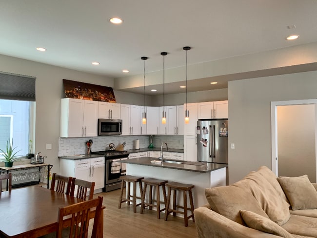 Building Photo - 2815 W 25th Ave