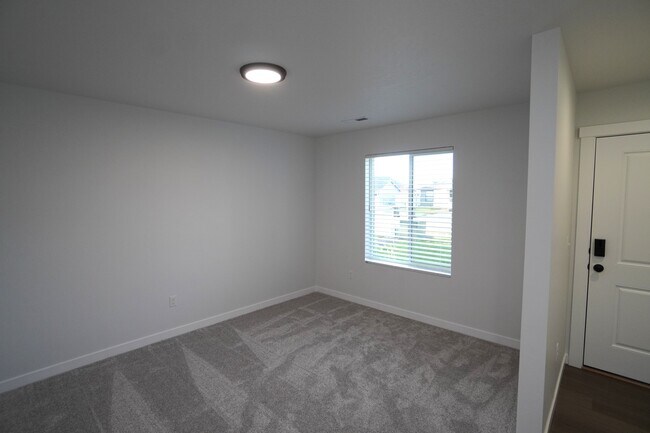 Building Photo - 5813 W Stavros St
