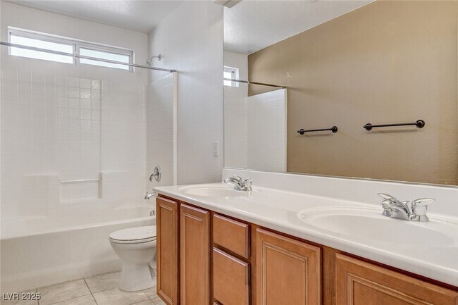 Building Photo - 1005 Roaring River Ave