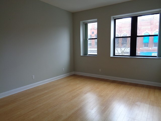 Building Photo - 34 E Market St
