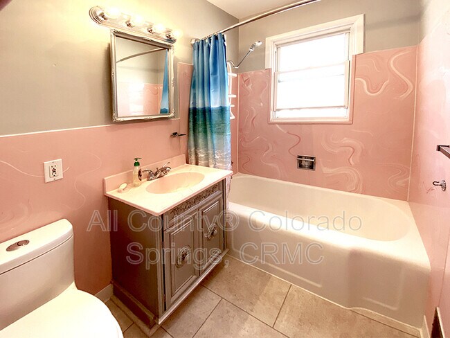 Building Photo - 407 N 31st St