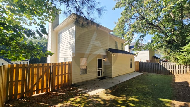 Building Photo - 2624 McGuire Dr