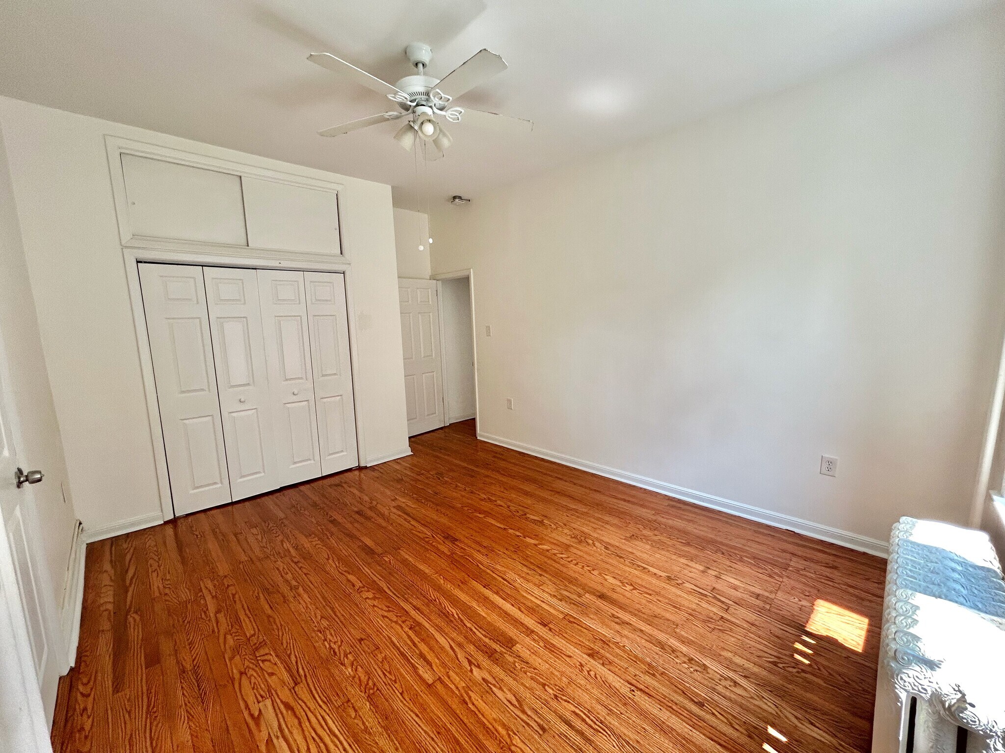 Building Photo - 2803 W Queen Ln