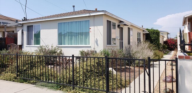 Building Photo - DOW