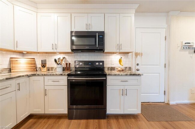 Building Photo - 820 Plainsman Ct