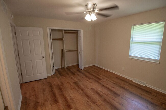 Building Photo - 1902 Mirtle Grove Ct