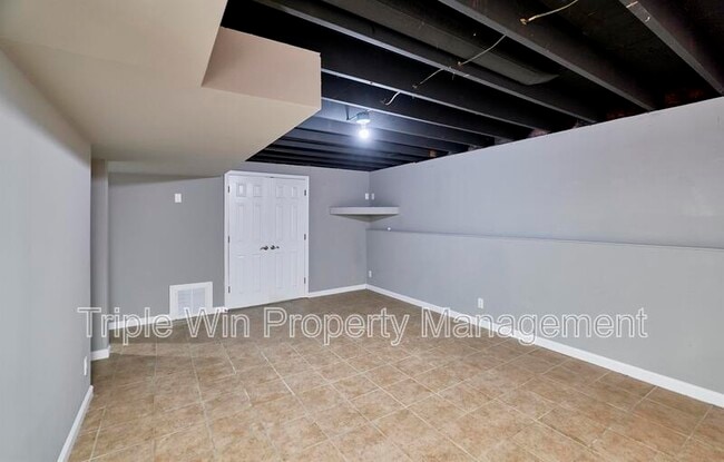 Building Photo - 121 Walnut Hill Dr