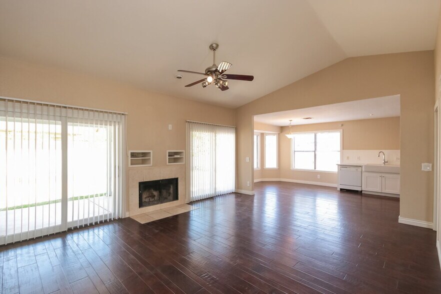 Building Photo - 1428 E Kent Ave