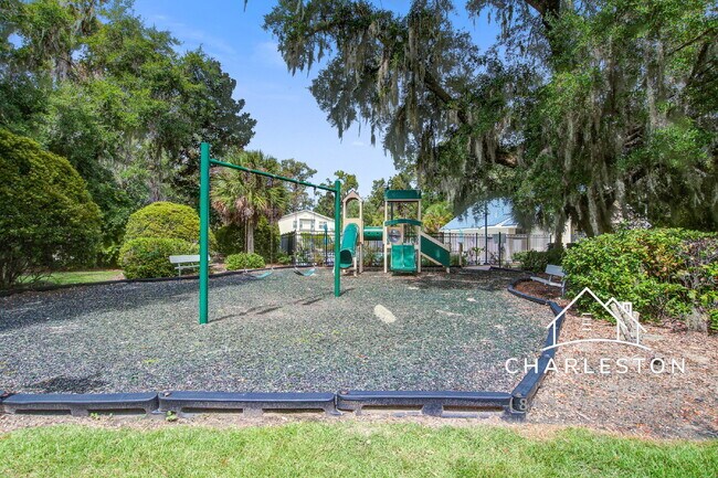 Building Photo - 198 Grand Oaks Dr