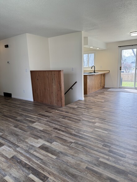 Dining room - 825 11th Ave W