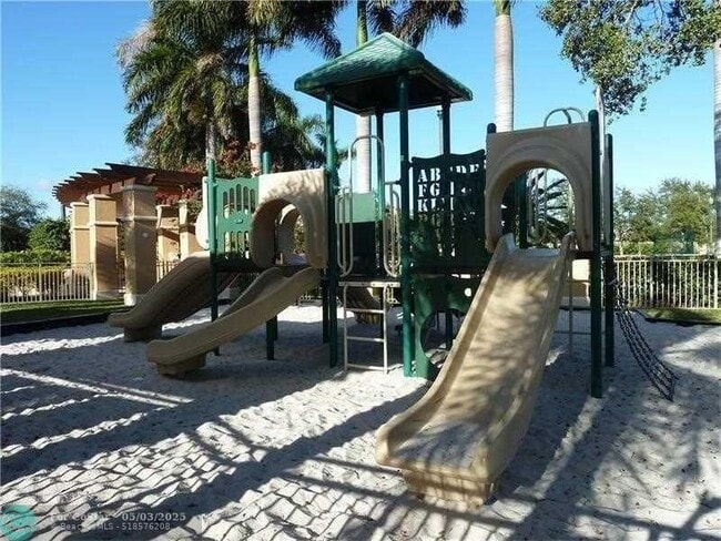 Building Photo - 4929 N Harbor Isles Dr