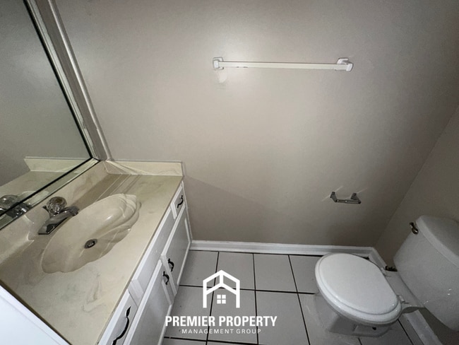 Building Photo - Charming 2BR/2.5BA Townhome | Dual Primary Suites, Fireplace & Fenced Yard