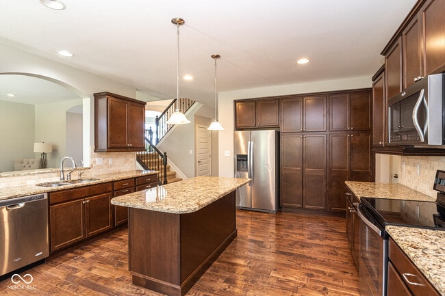 Building Photo - 10599 Geist View Dr