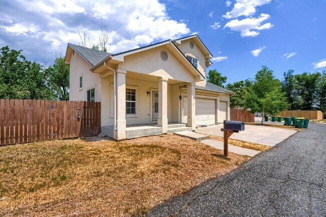 Building Photo - 4-Bed Arvada Home w/ Bedroom & Full Bathro...