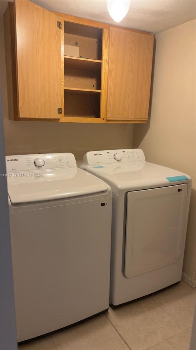 Building Photo - 3908 SW 67th Terrace