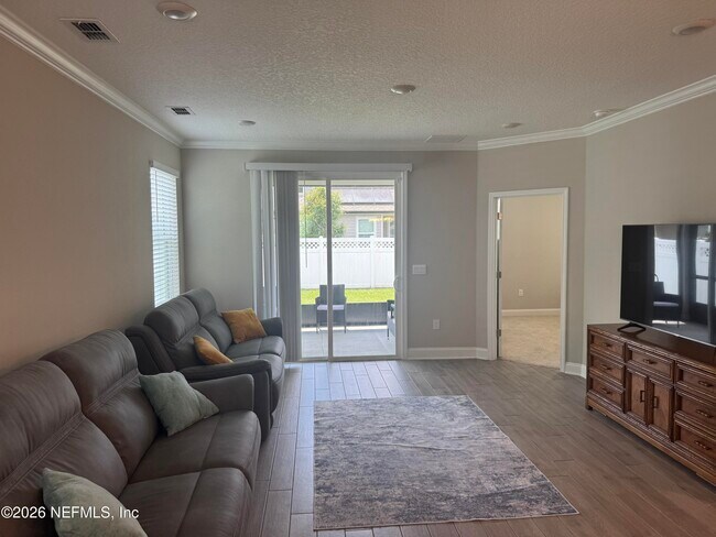 Building Photo - 172 Greenway Ln