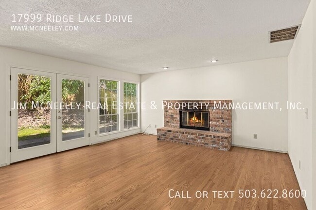 Building Photo - 17999 Ridge Lake Dr