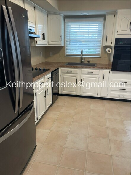 Building Photo - 2008 Huckleberry Cir