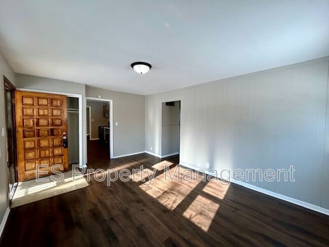 Building Photo - 6740 Doris Dr