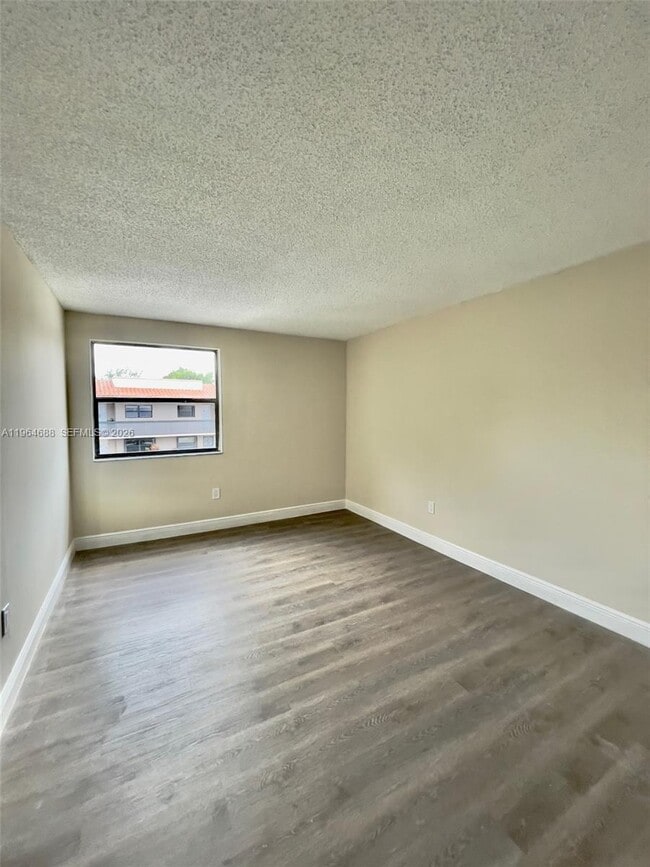 Building Photo - 200 W Park Dr