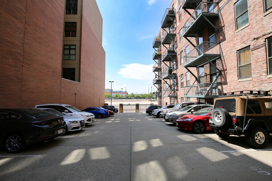 Building Photo - 2261 Blake St