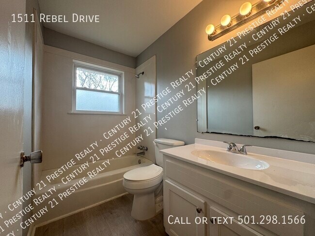 Building Photo - 1511 Rebel Dr